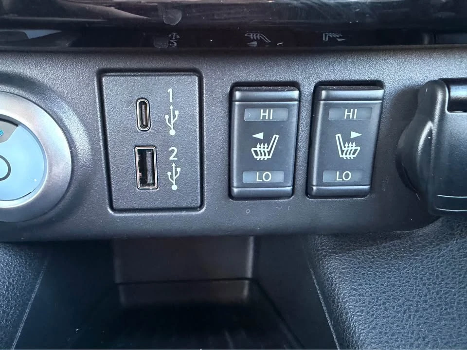 2024 Nissan Leaf - Image 11 of 16