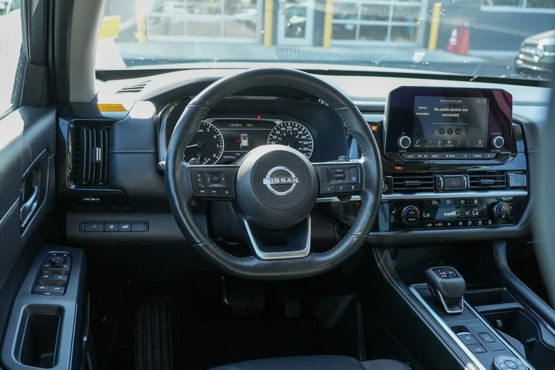 2024 Nissan Pathfinder 5th Gen - Image 17 of 19