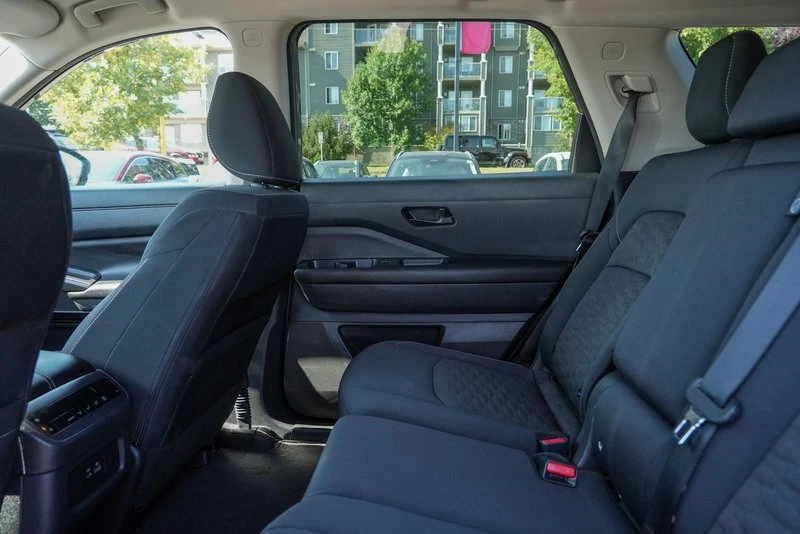 2024 Nissan Pathfinder 5th Gen - Image 16 of 19