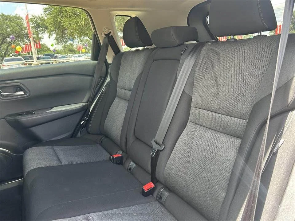 2024 Nissan Rogue - Image 19 of 20