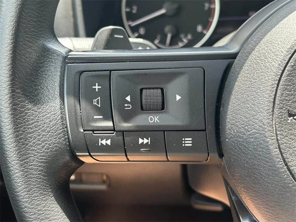 2024 Nissan Rogue - Image 13 of 20