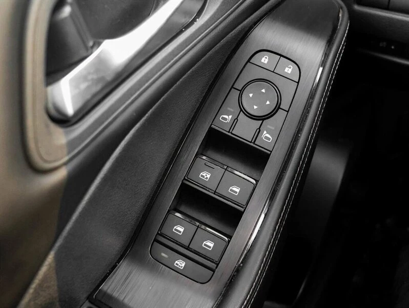 2024 Nissan Rogue - Image 19 of 20