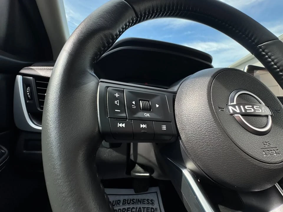 2024 Nissan Rogue - Image 10 of 20