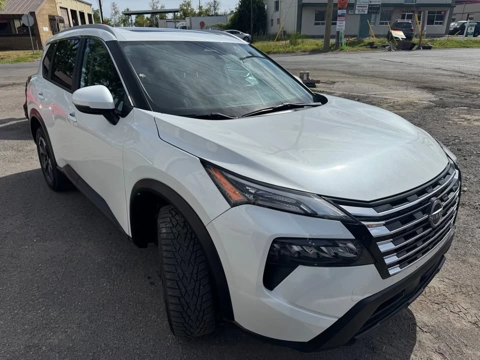 2024 Nissan Rogue - Image 2 of 20