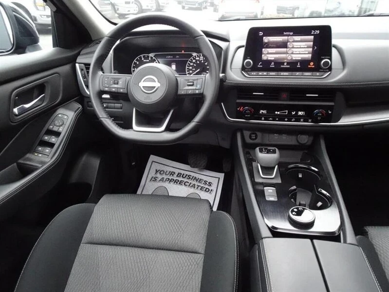 2024 Nissan Rogue - Image 11 of 20