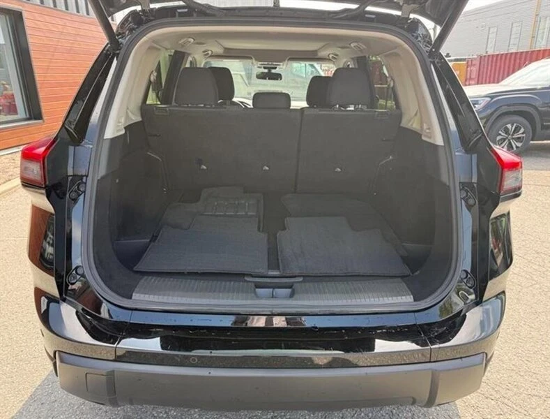 2024 Nissan Rogue - Image 10 of 20