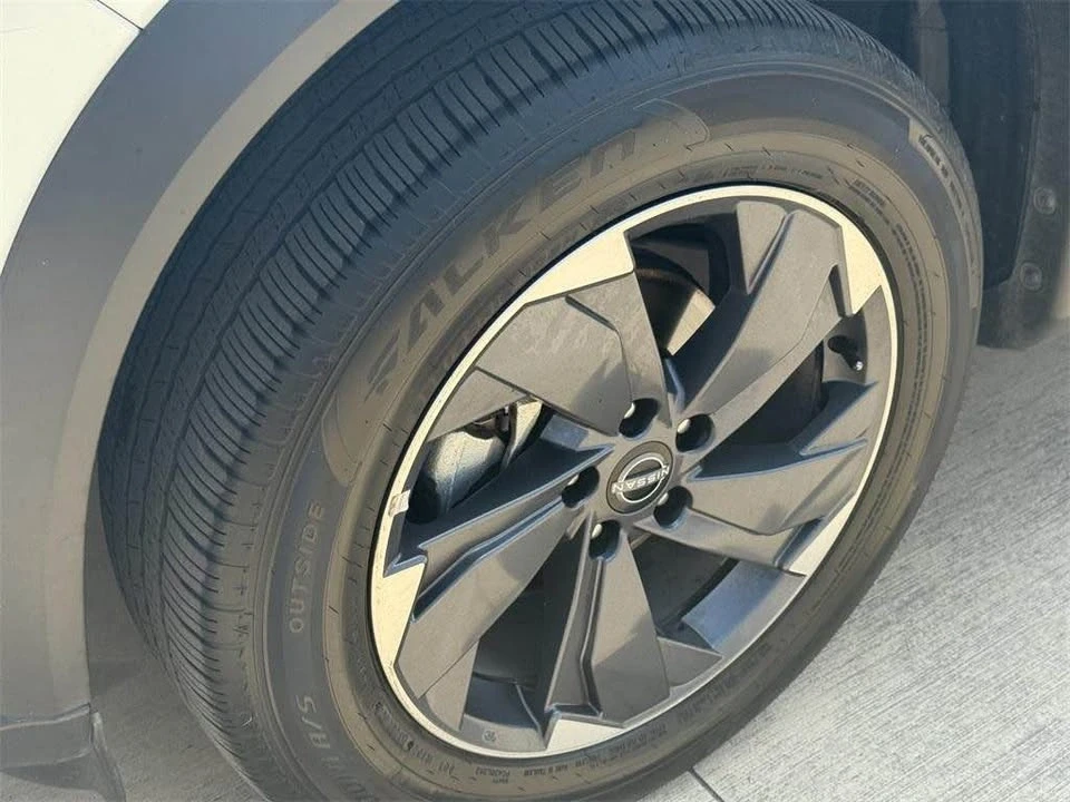 2024 Nissan Rogue - Image 7 of 15