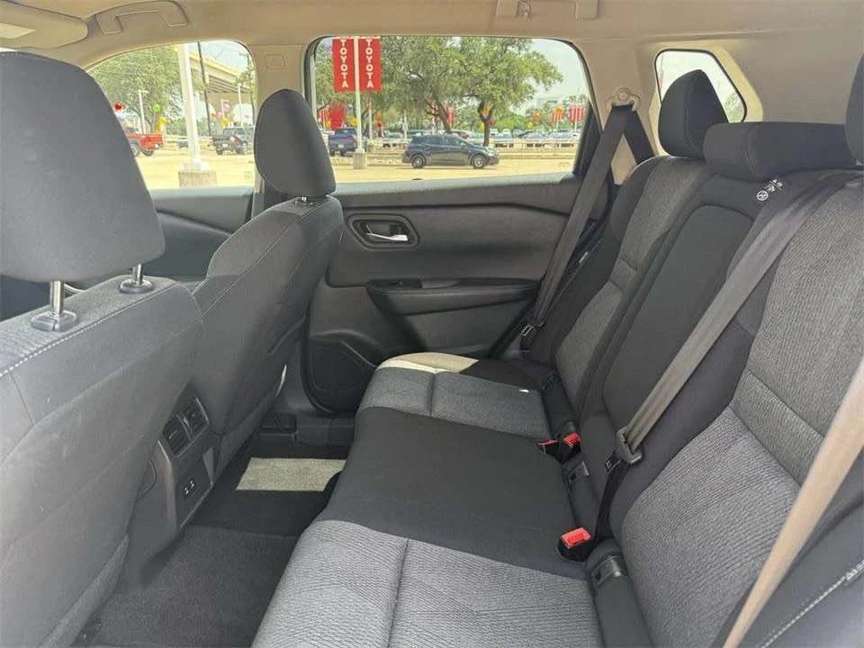 2024 Nissan Rogue - Image 3 of 15