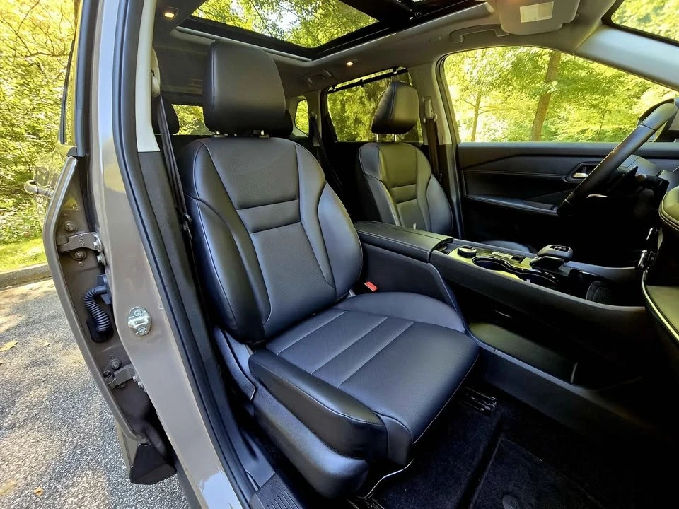 2024 Nissan Rogue - Image 15 of 20
