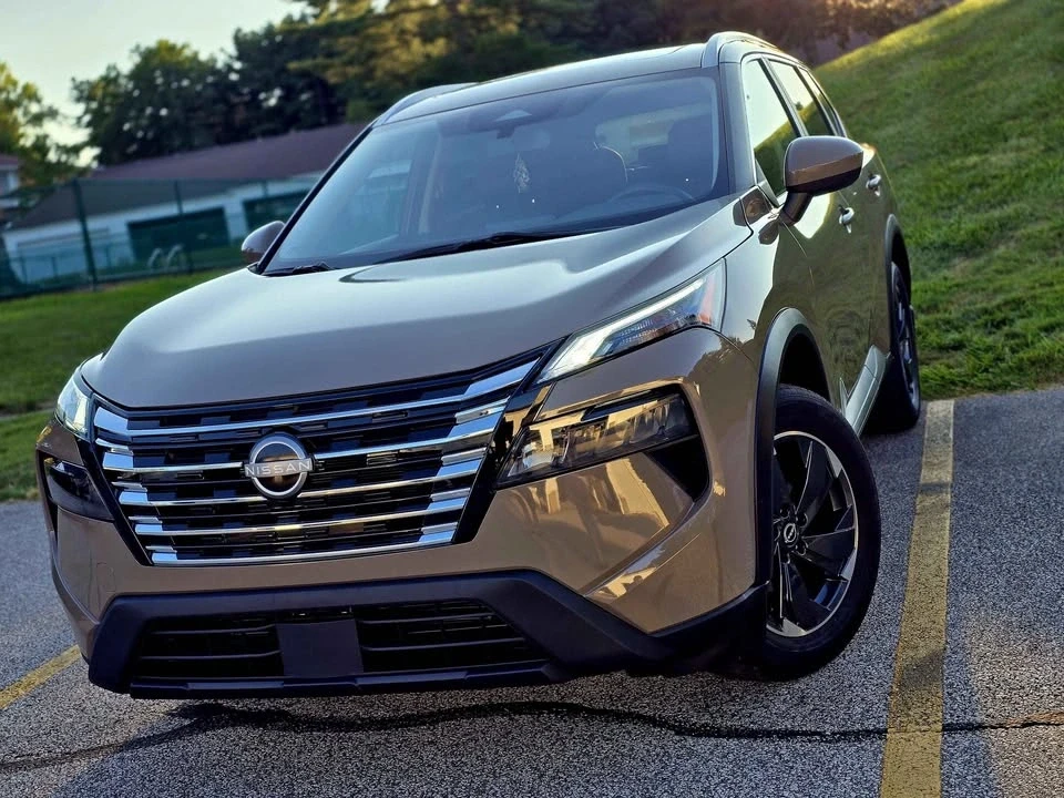2024 Nissan Rogue - Image 2 of 20