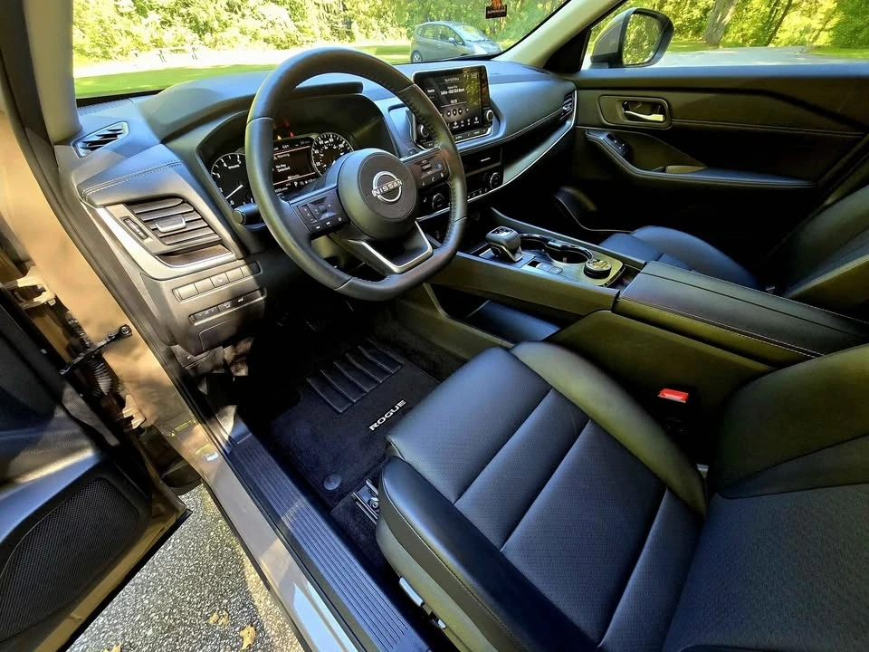 2024 Nissan Rogue - Image 18 of 20