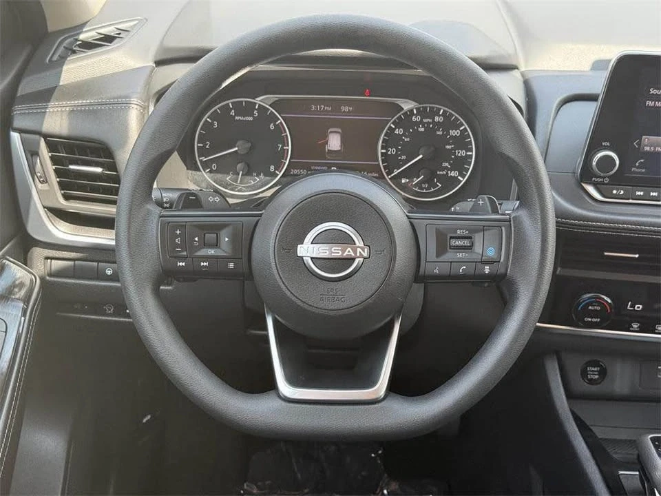 2024 Nissan Rogue - Image 10 of 15