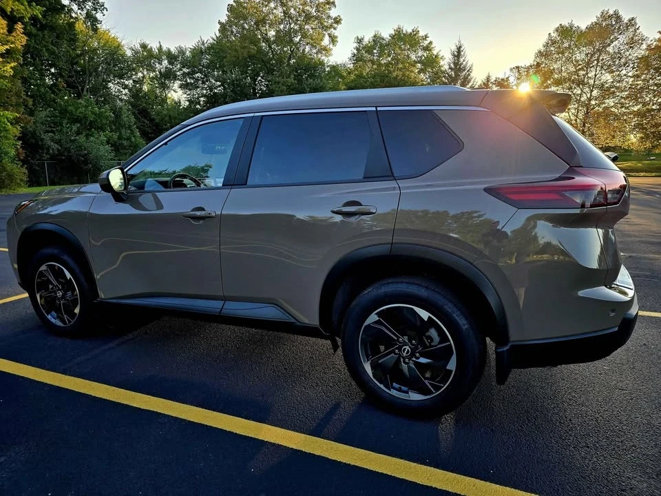 2024 Nissan Rogue - Image 3 of 20