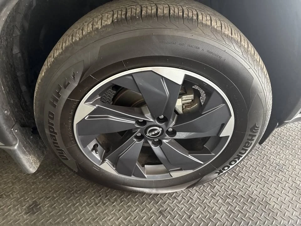 2024 Nissan Rogue - Image 12 of 14