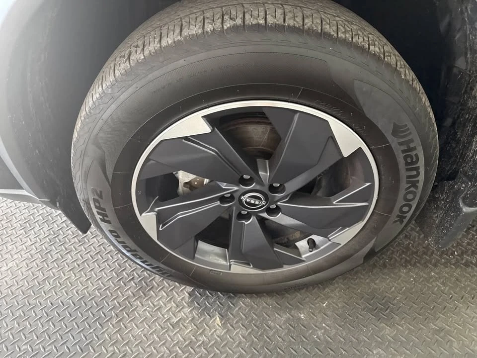 2024 Nissan Rogue - Image 13 of 14