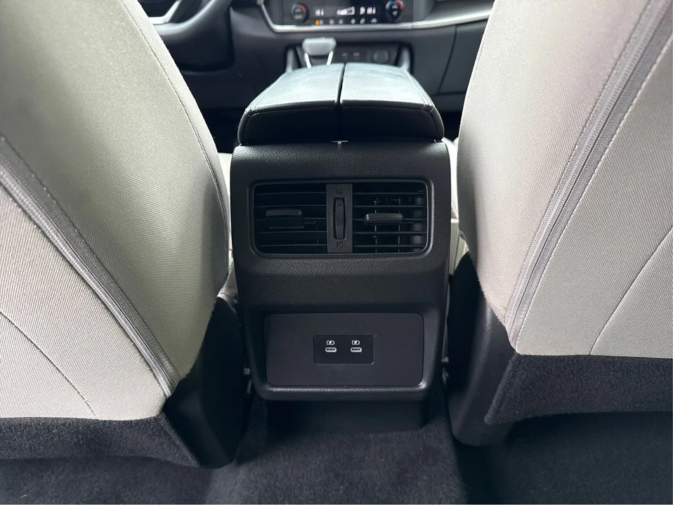 2024 Nissan Rogue - Image 18 of 20