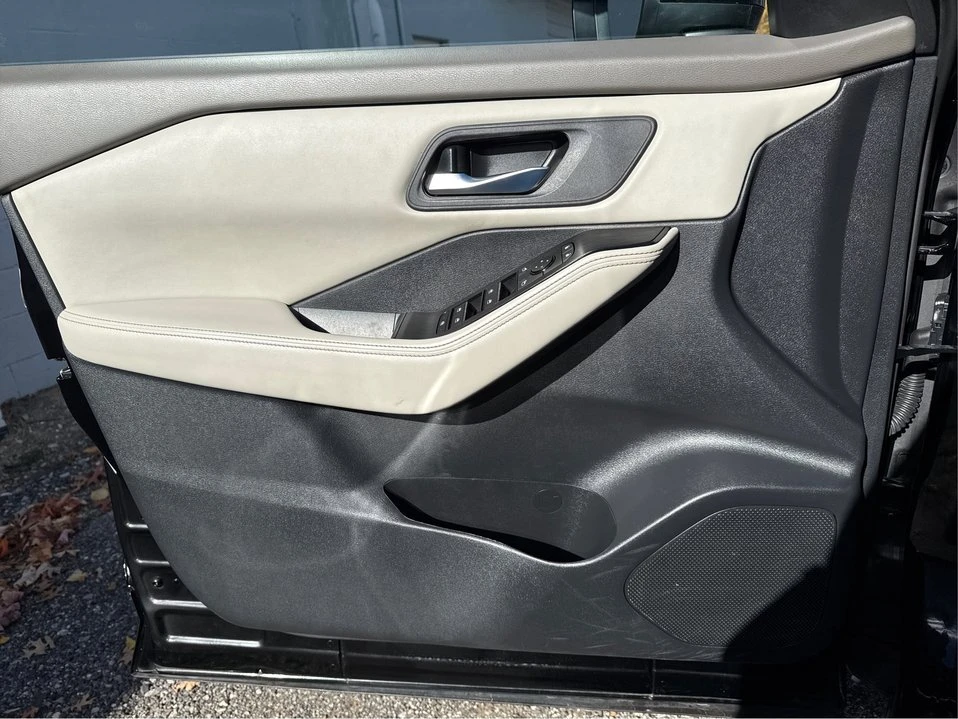 2024 Nissan Rogue - Image 17 of 20