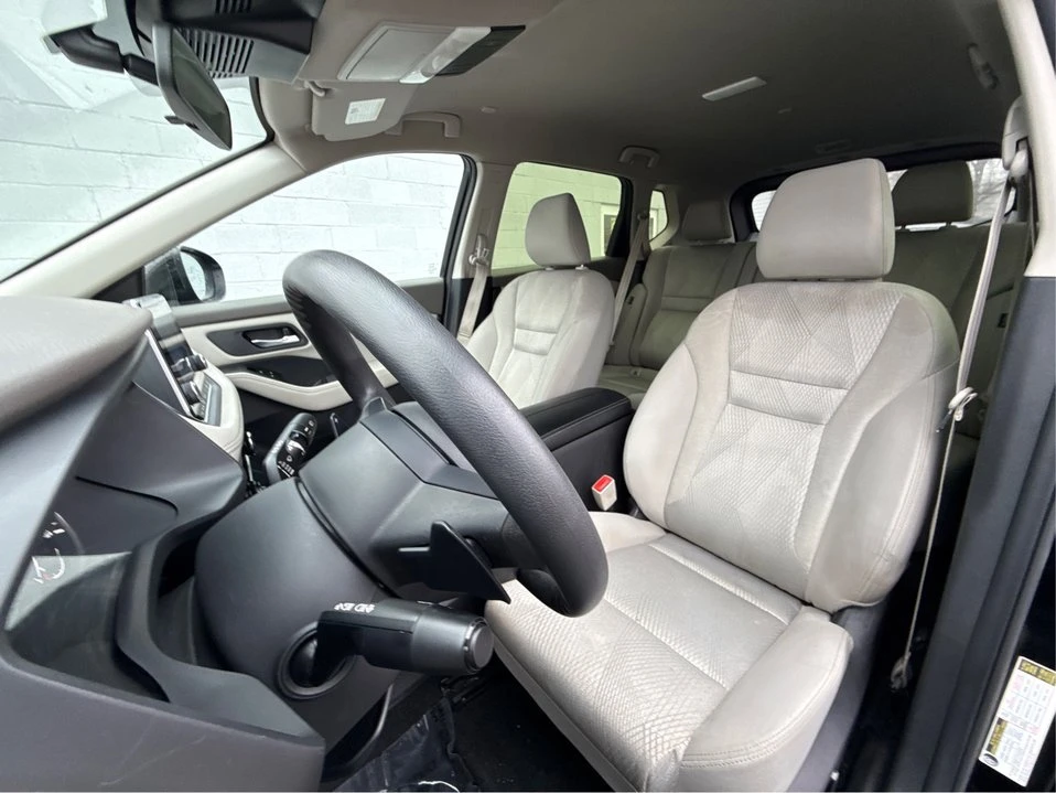 2024 Nissan Rogue - Image 19 of 20