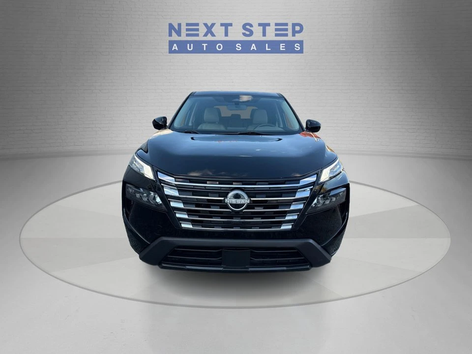 2024 Nissan Rogue - Image 2 of 20