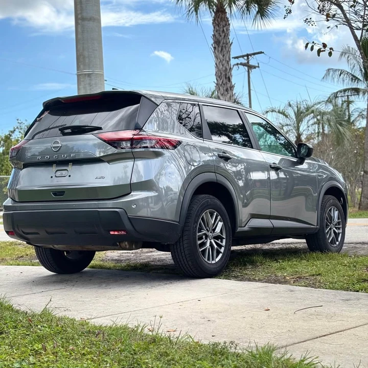 2024 Nissan Rogue - Image 5 of 9