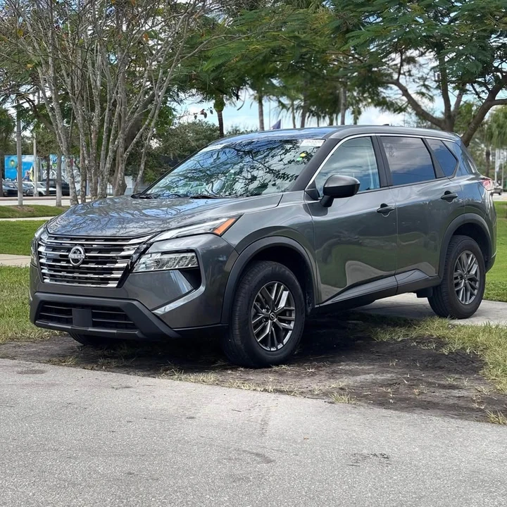 2024 Nissan Rogue - Image 2 of 9