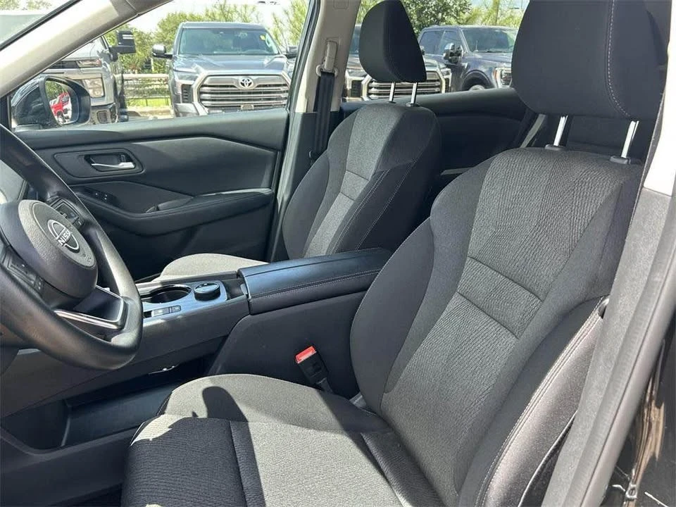 2024 Nissan Rogue - Image 9 of 20