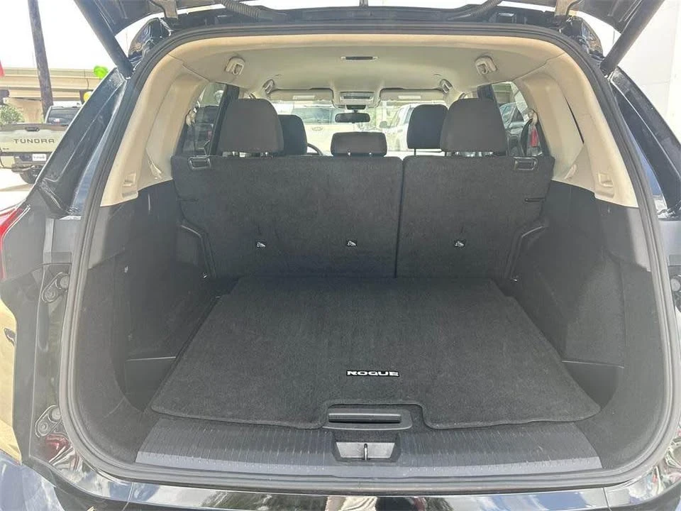 2024 Nissan Rogue - Image 19 of 20