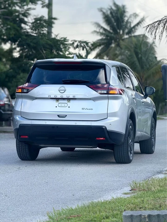 2024 Nissan Rogue - Image 8 of 17