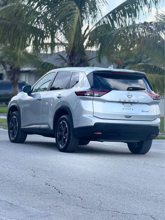 2024 Nissan Rogue - Image 6 of 17