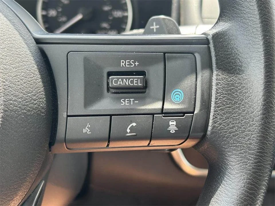 2024 Nissan Rogue - Image 11 of 20