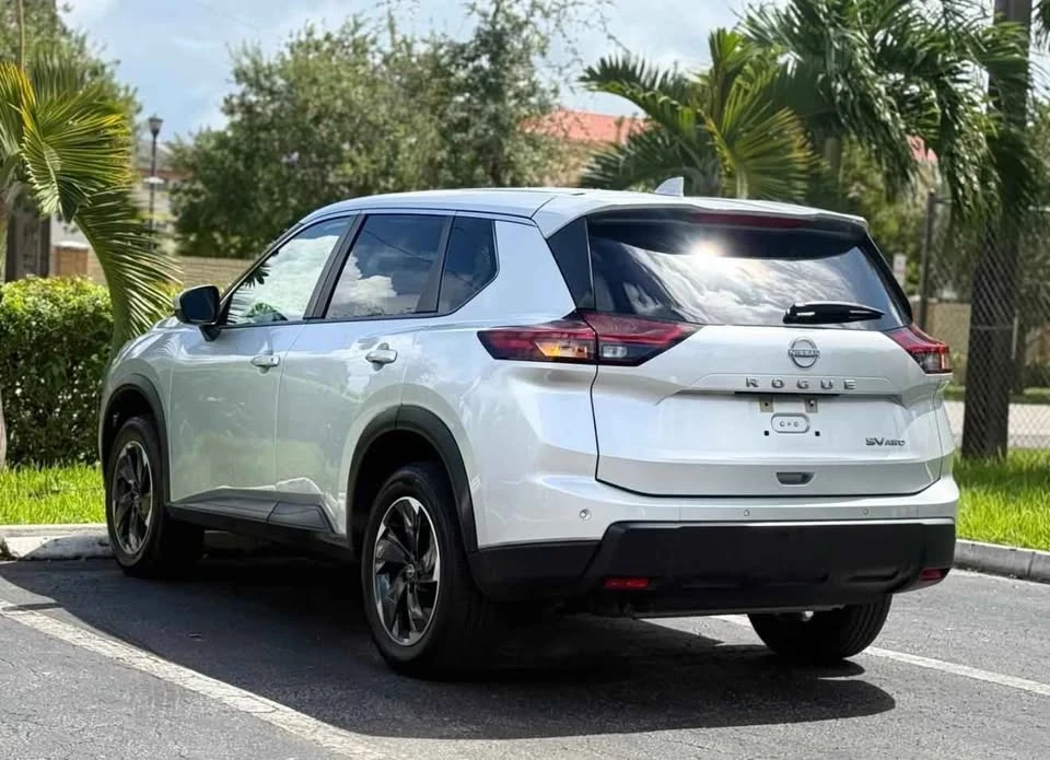 2024 Nissan Rogue - Image 6 of 7