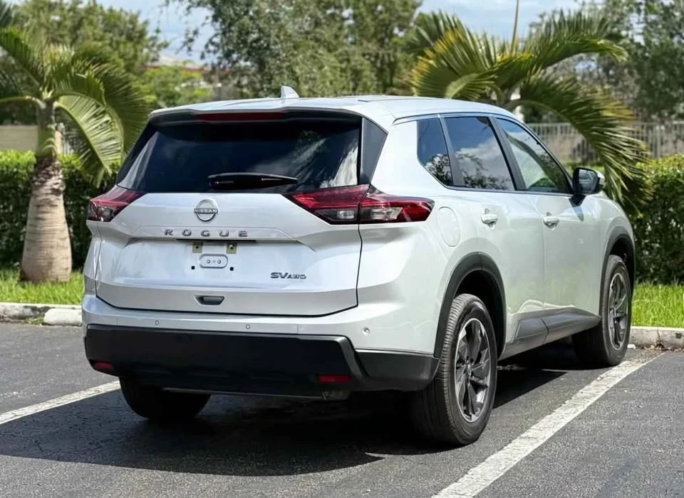 2024 Nissan Rogue - Image 7 of 7
