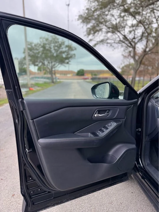2024 Nissan Rogue - Image 8 of 18