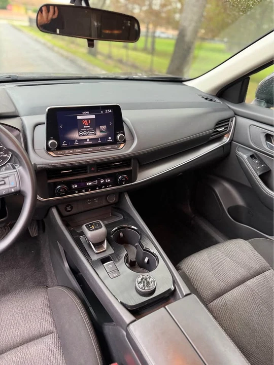 2024 Nissan Rogue - Image 11 of 18