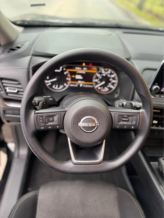 2024 Nissan Rogue - Image 10 of 18