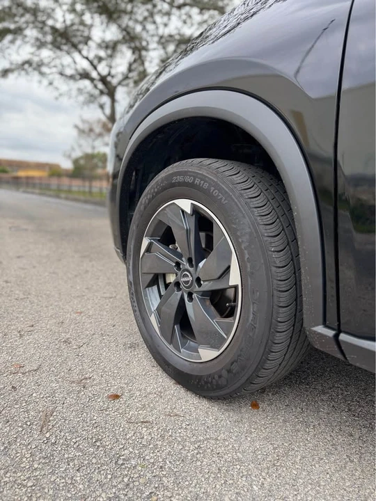 2024 Nissan Rogue - Image 7 of 18