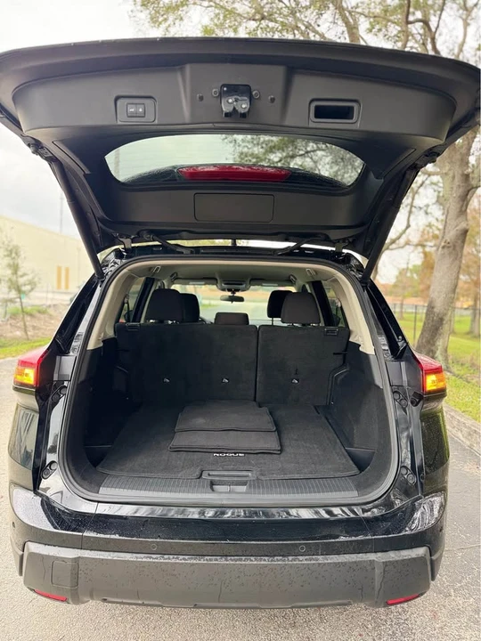2024 Nissan Rogue - Image 16 of 18