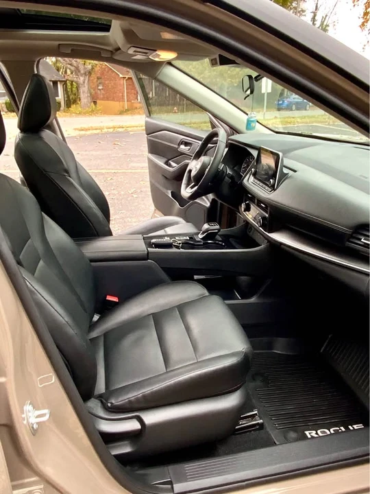 2024 Nissan Rogue - Image 10 of 19
