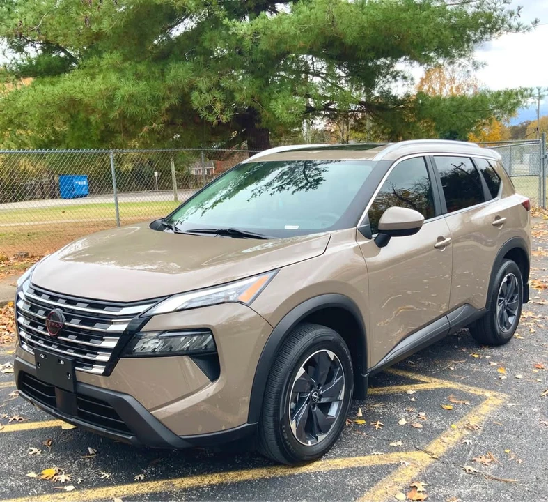 2024 Nissan Rogue - Image 2 of 19