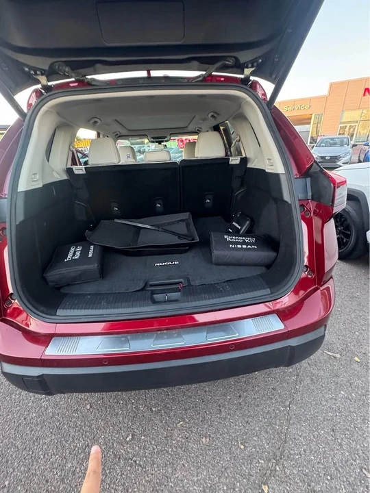 2024 Nissan Rogue - Image 2 of 2