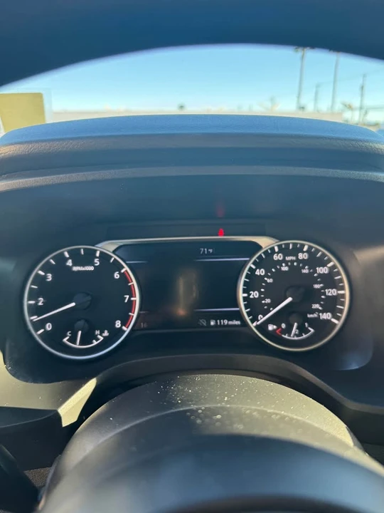 2024 Nissan Rogue - Image 10 of 14