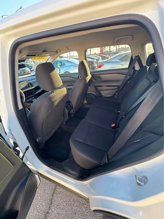 2024 Nissan Rogue - Image 13 of 14