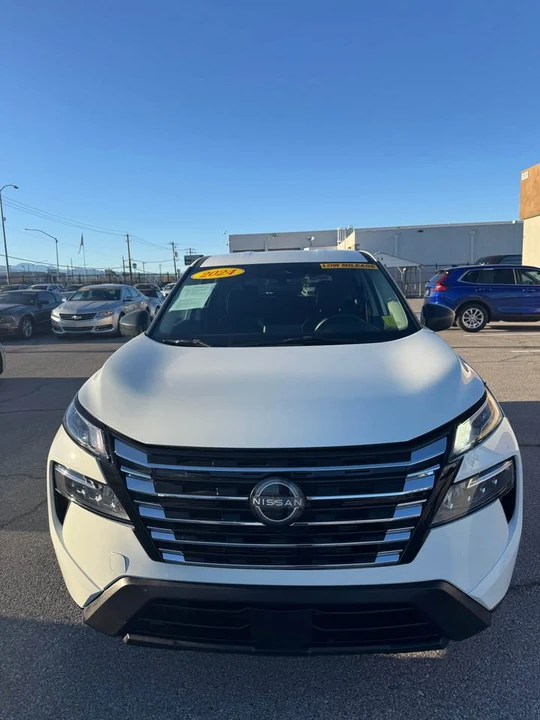 2024 Nissan Rogue - Image 2 of 14