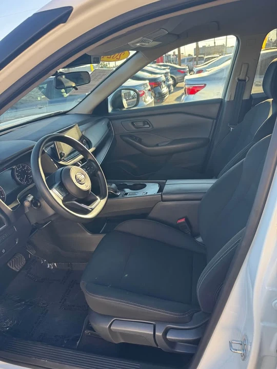 2024 Nissan Rogue - Image 9 of 14