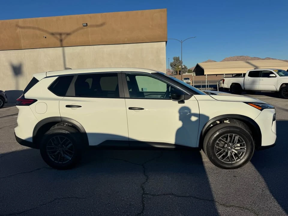 2024 Nissan Rogue - Image 4 of 14