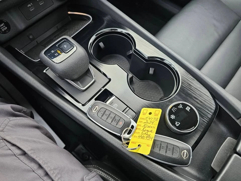 2024 Nissan Rogue - Image 14 of 20
