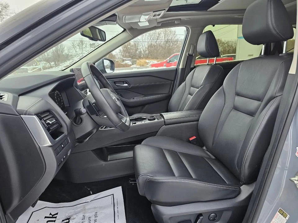 2024 Nissan Rogue - Image 8 of 20