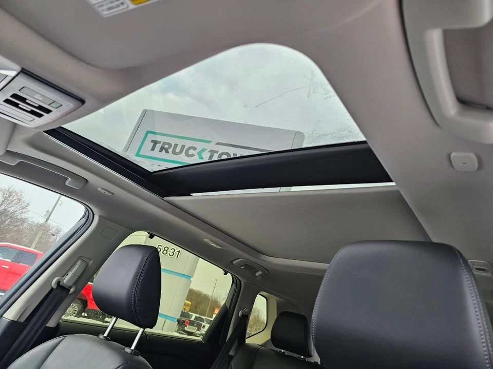 2024 Nissan Rogue - Image 9 of 20