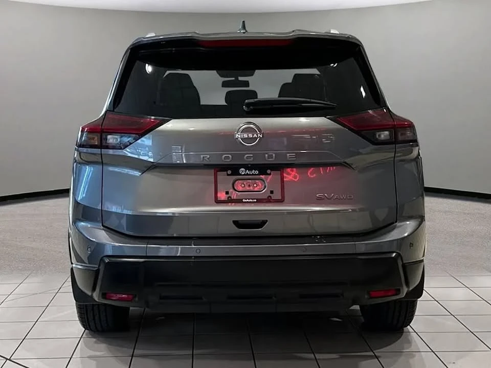 2024 Nissan Rogue - Image 15 of 18