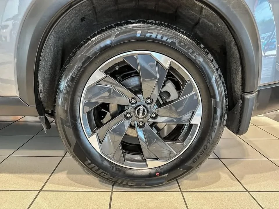 2024 Nissan Rogue - Image 14 of 18
